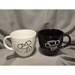 Disney Parks MR & MRS Mickey Minnie Mouse Bride Groom Coffee Cup Mug Set